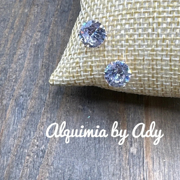 Tiny crescent moon stud earrings /cubic zirconia luxury - Picture 1 of 5